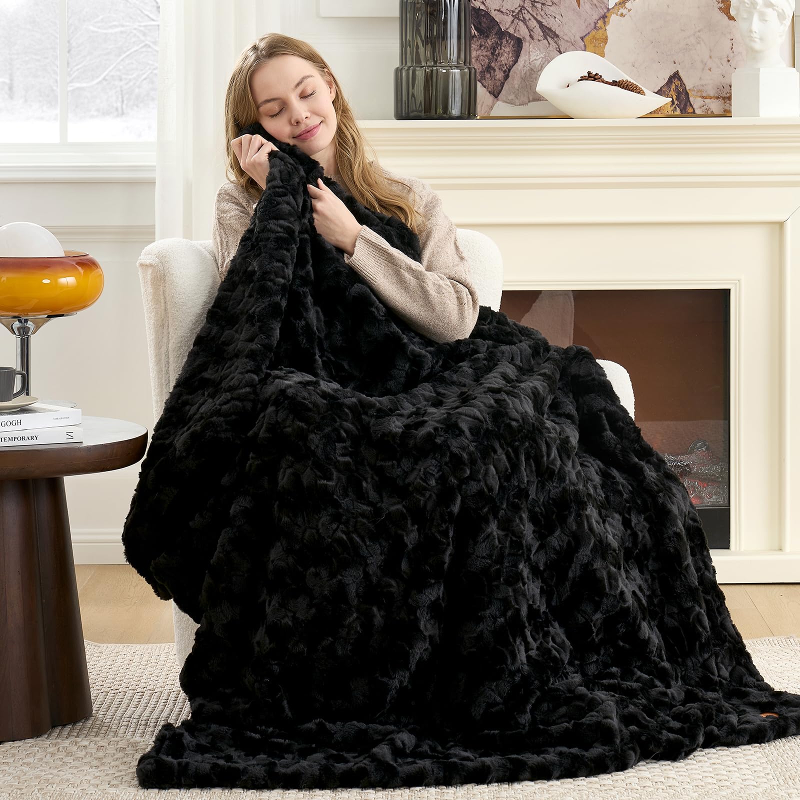 Reversible Plush Faux Fur Throw Blanket with Soft Textured Design