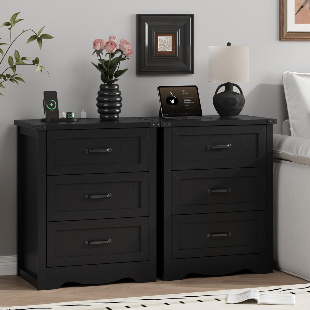Xixini Nightstand with 3 Drawers