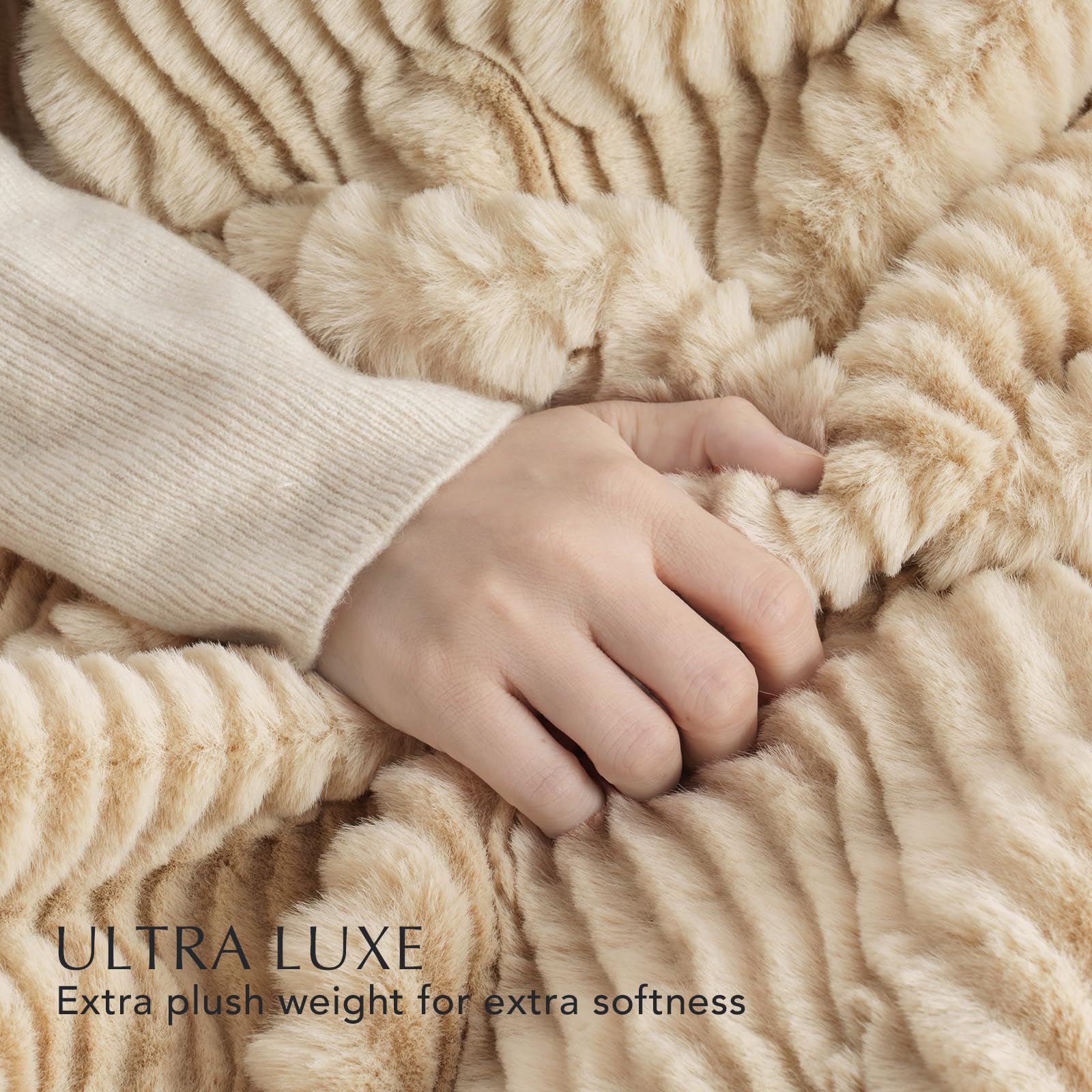 EVERGRACEHOME Sculpted Texture Faux Fur Throw Blanket