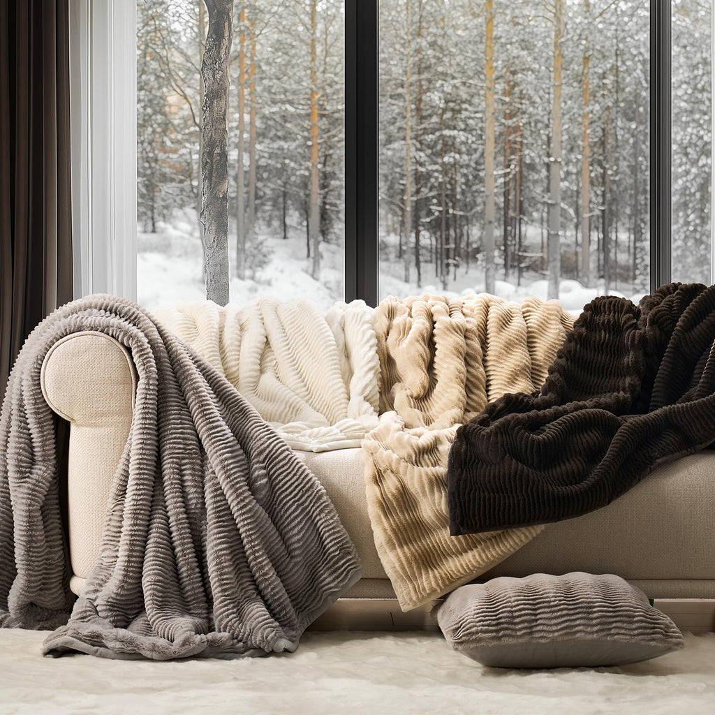 EVERGRACEHOME Sculpted Texture Faux Fur Throw Blanket